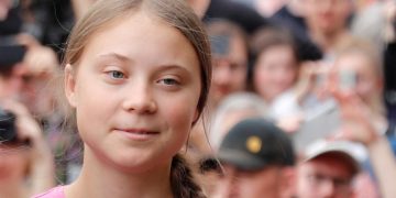Tạp chí Time bầu chọn nhà hoạt động môi trường Greta Thunberg là 'Nhân vật của năm 2019' - 2