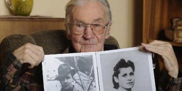 Những câu chuyện về tình yêu vượt qua thảm họa diệt chủng - 1