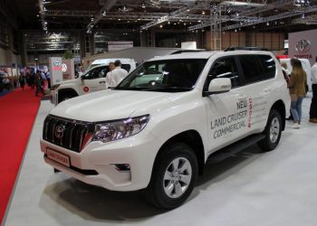 Toyota trình làng Land Cruiser 2020 dưới tên gọi Commerical -1