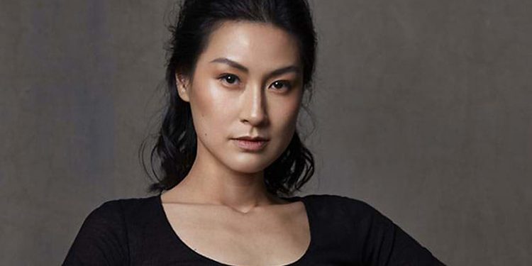 Kathy Uyên: Phụ nữ nên sống thật với bản thân - 01