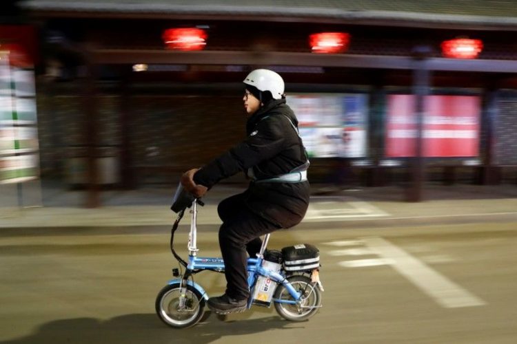 Dịch vụ chở người say rượu, bia - nghề kiếm bộn tiền ở Bắc Kinh, Trung Quốc - 1