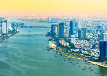 Ngắm thành phố Đà Nẵng và Cố đô Huế từ trên cao