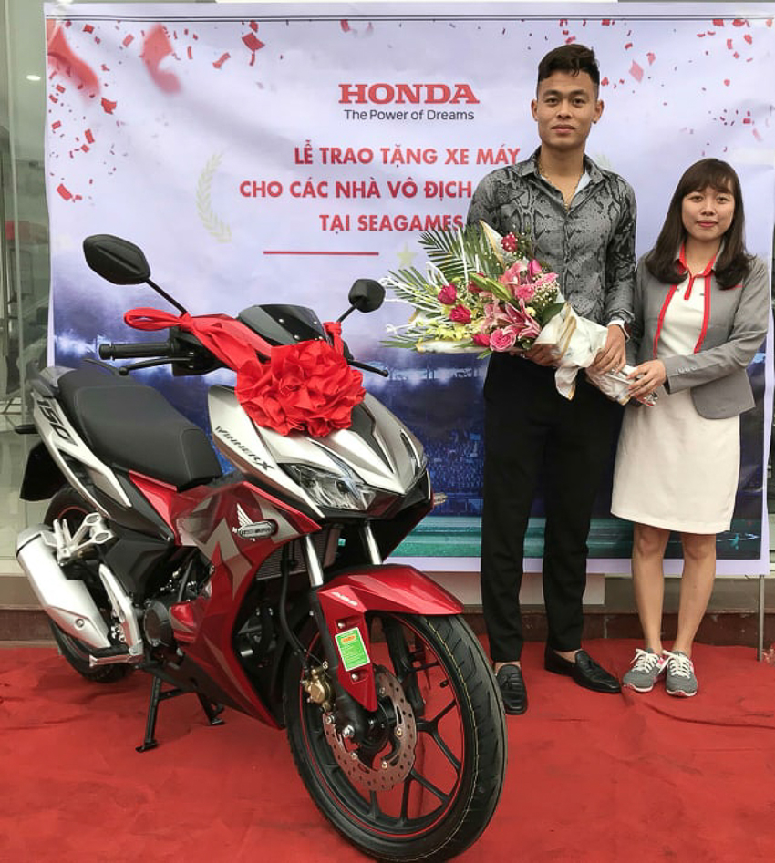 Honda Việt Nam tặng xe cho các thành viên Đội tuyển Quốc gia Nữ và Đội tuyển U-22 Việt Nam - 3