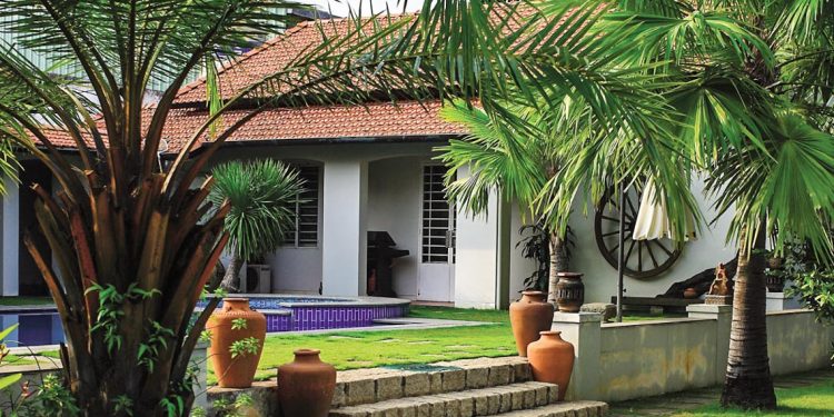 Đi đâu loanh quanh...