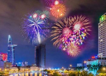 Thành phố Hồ Chí Minh bắn pháo hoa tại 7 điểm mừng Tết Canh Tý 2020