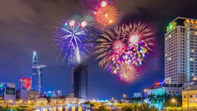 Thành phố Hồ Chí Minh bắn pháo hoa tại 7 điểm mừng Tết Canh Tý 2020