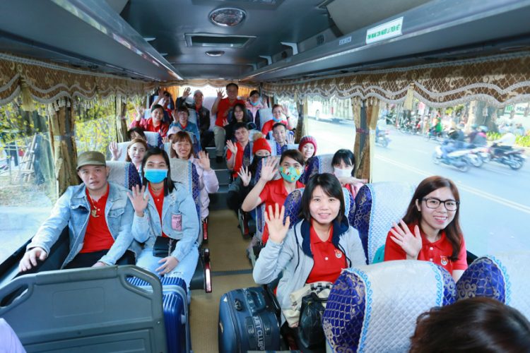 Hành trình “Về nhà ăn tết” 2020 đưa 2000 người lao động về đón Xuân Canh Tý - 4