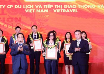 Vietravel 3 năm liên tiếp dẫn đầu Top 10 công ty uy tín ngành du lịch - lữ hành 2017 - 2019 - 1