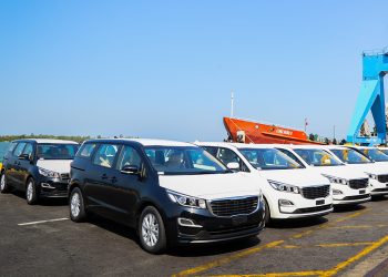 Thaco xuất khẩu 40 xe du lịch Kia Grand Carnival sang Thái Lan - 1