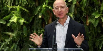 Jeff Bezos cam kết đóng góp 10 tỷ USD giúp ngăn chặn biến đổi khí hậu