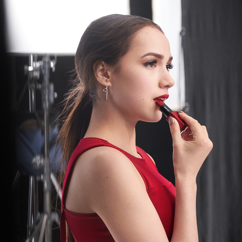 Shiseido cùng vận động viên trượt băng nghệ thuật Alina Zagitova ra mắt BST makeup mới - 23