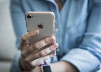 Apple nộp phạt 27,4 triệu USD vì phần mềm làm chậm iPhone