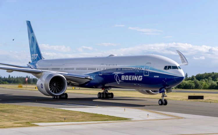 Máy bay Boeing 777X mới thực hiện thành công chuyến bay đầu tiên - 01