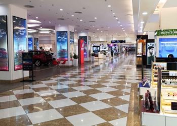 Doanh nghiệp lớn nhỏ đều 'thấm đòn' vì dịch Covid-19 - 1