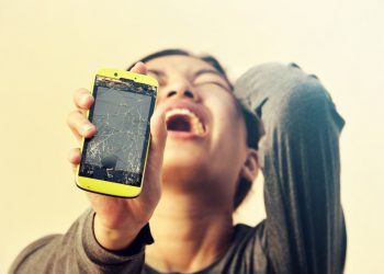 Hội chứng lo sợ khi không có điện thoại: triệu chứng và cách điều trị - 01