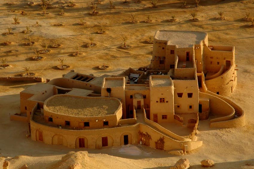 Những ngôi nhà, làng mạc lẻ loi tận cùng thế giới -2