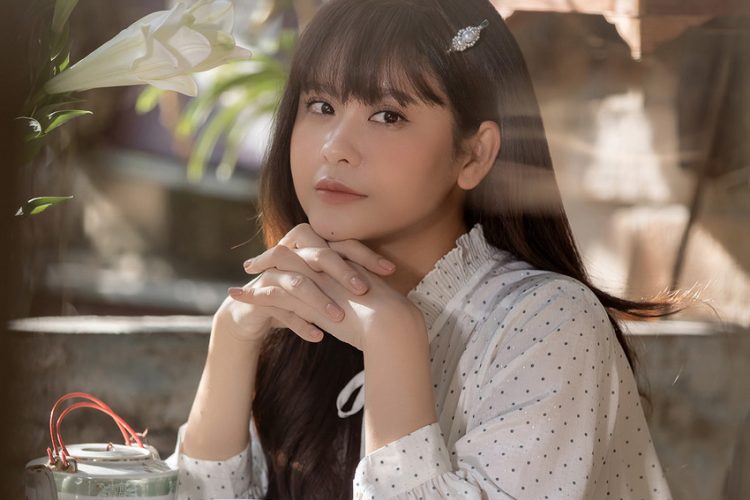 Trương Quỳnh Anh tung trailer và poster đậm màu “drama” cho MV Anh còn ở đó không? - 01