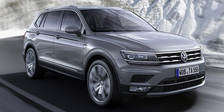 Volkswagen Việt Nam ưu đãi 100% phí trước bạ cho bộ đôi Tiguan và Passat - 1