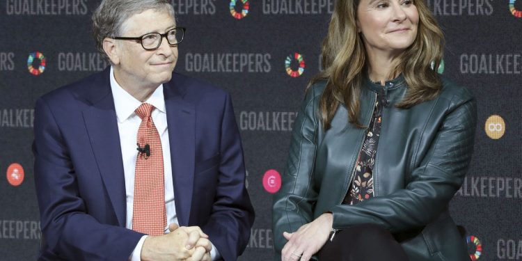 Tỷ phú Bill Gates và tổ chức từ thiện hỗ trợ 125 triệu USD nghiên cứu vaccine