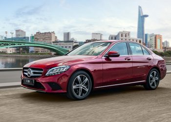 Mercedes-Benz C 180 có giá 1,399 tỷ tại VN, đối đầu cả Camry và Accord - 27