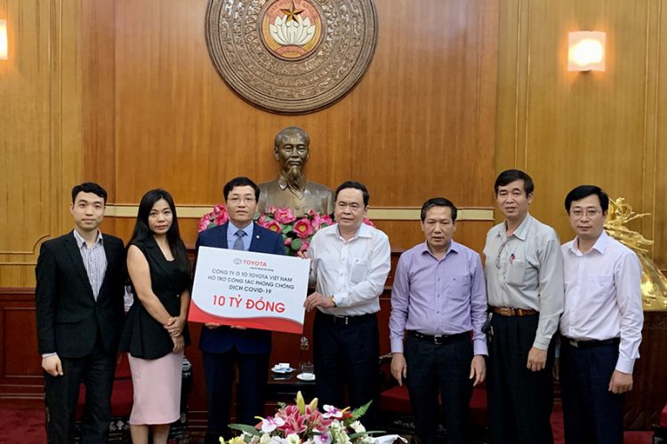Toyota Việt Nam hỗ trợ công tác phòng dịch chống Covid-19 10 tỷ đồng.