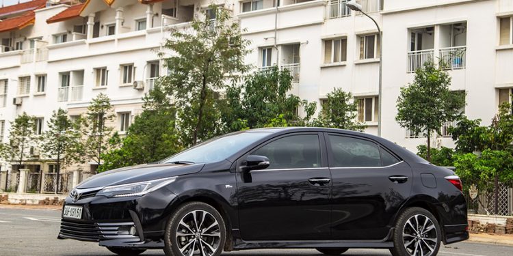 Toyota Việt Nam hỗ trợ 100% lệ phí trước bạ cho Altis, Innova, Fortuner