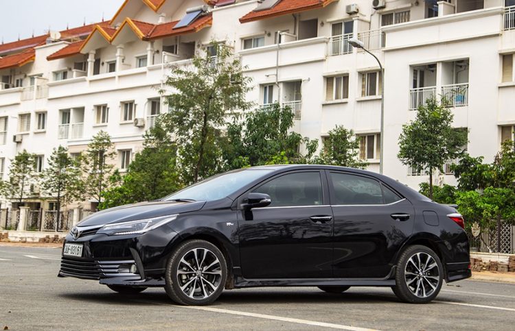 Toyota Việt Nam hỗ trợ 100% lệ phí trước bạ cho Altis, Innova, Fortuner