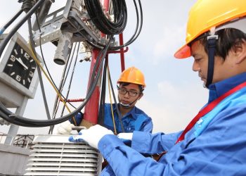 Theo kết quả công bố, danh hiệu nhà mạng 3G/4G nhanh nhất Việt Nam do Ookla - đơn vị uy tín về đo kiểm tốc độ internet vừa được trao cho VinaPhone. Đây là năm thứ 2 liên tiếp VinaPhone nhận được danh hiệu này. - 1