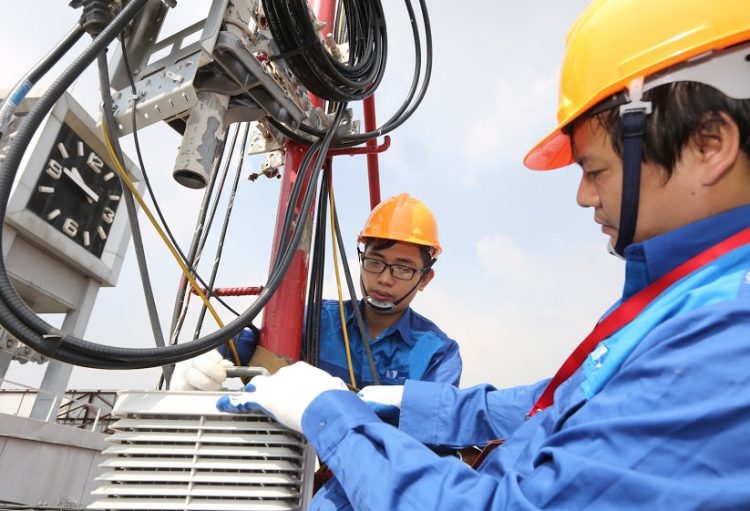 Theo kết quả công bố, danh hiệu nhà mạng 3G/4G nhanh nhất Việt Nam do Ookla - đơn vị uy tín về đo kiểm tốc độ internet vừa được trao cho VinaPhone. Đây là năm thứ 2 liên tiếp VinaPhone nhận được danh hiệu này. - 1