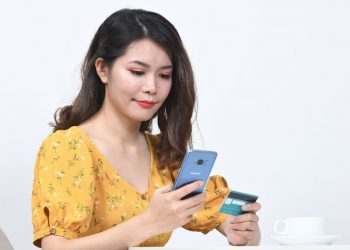 Gửi tiền online vừa thêm lãi suất vừa an toàn trong mùa dịch.