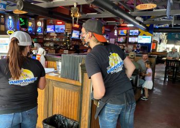 Dịch COVID-19 ngày 13-5: Toàn cầu hơn 4,3 triệu ca nhiễm, Việt Nam 87% bệnh nhân đã khỏi - 2