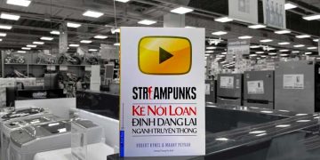 Giải mã cách những 'kẻ nổi loạn' dùng Youtube thay đổi ngành truyền thông