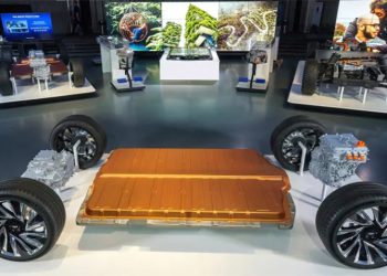 General Motors sẽ tung ra 13 mẫu ô tô điện để cạnh tranh với Tesla - 1