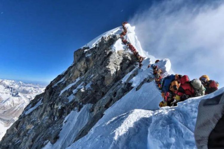 Hành trình hiểm nguy lên đỉnh Everest -5