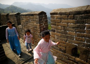 Dịch COVID-19 ngày 11-5: Mỹ, Pháp, Anh, Ý... tiếp tục giảm ca nhiễm - Ảnh 1