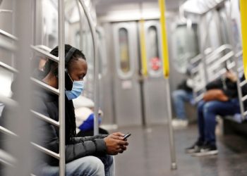 Dịch COVID-19 sáng 1-5: Khi nào có thể công bố hết dịch tại Việt Nam? - 1