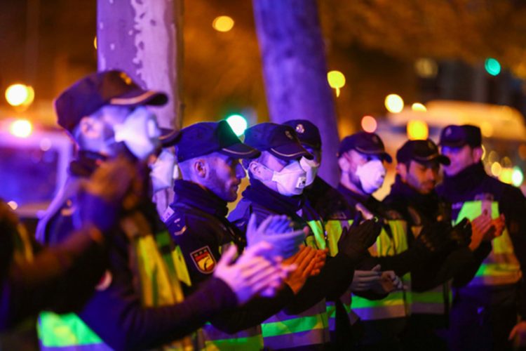 Dịch COVID-19 tối 28-3: Bác sĩ Uzbekistan tử vong vì tự chữa, Tây Ban Nha tăng hơn 8.000 ca - 1