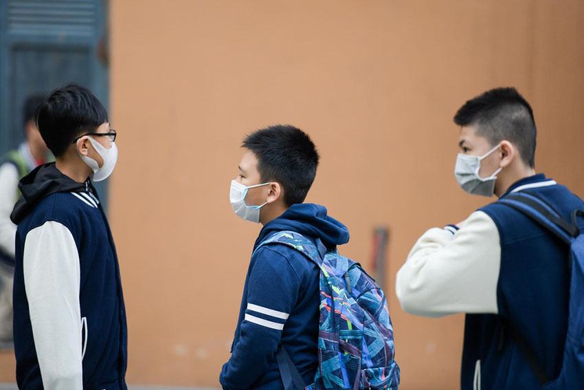 Bộ Y tế khuyến cáo học sinh không cần đeo khẩu trang đến trường. Ảnh: Zing News