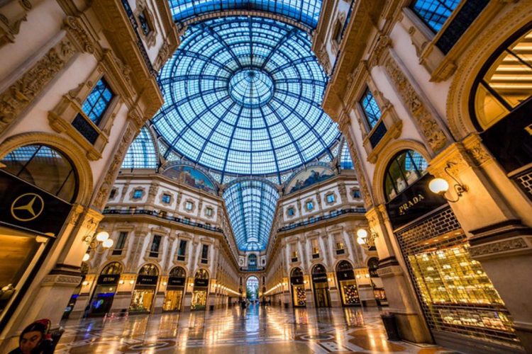 Khu giàu có bậc nhất Italy bị cách ly vì dịch Covid-19 -6