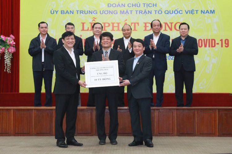 Thaco, Sacombank mỗi đơn vị trao 10 tỉ đồng hỗ trợ quỹ phòng chống dịch Covid-19 - 1