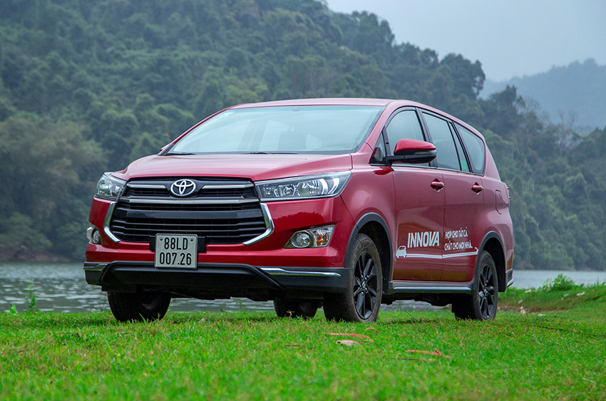 Toyota 3 mẫu xe lọt top bán chạy nhất rong tháng 2/2020 - Innova
