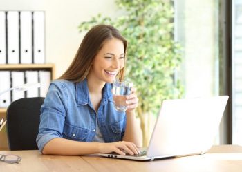 8 lý do không nên từ bỏ công việc yêu thích vì một mối quan hệ -1