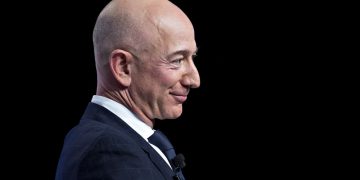 Tỷ phú Jeff Bezos kiếm được 24 tỷ USD bất chấp đại dịch