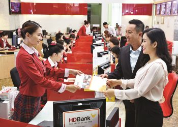 Hỗ trợ khách hàng vượt Covid-19, HDBank giảm sâu lãi suất cho vay - 2