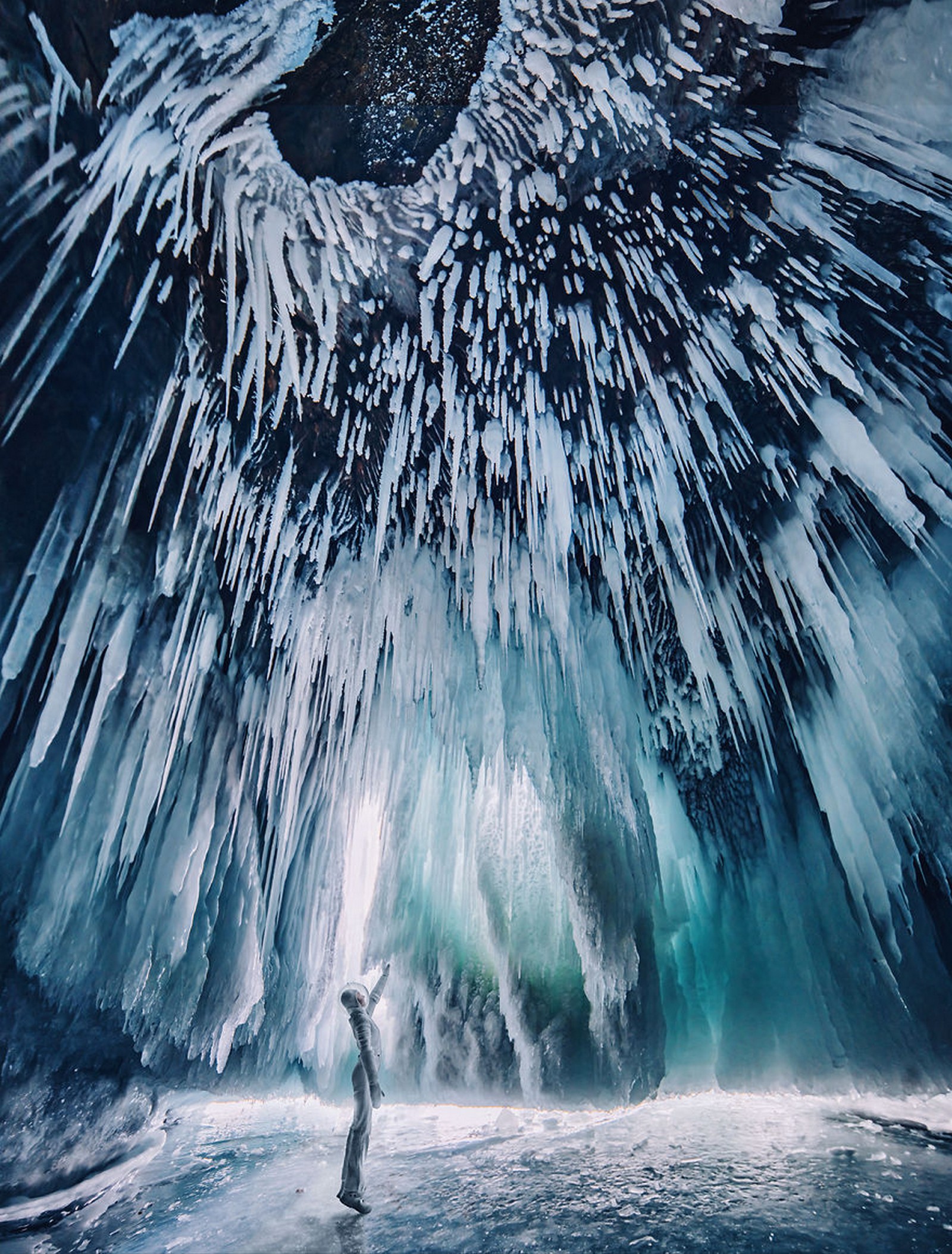 Vẻ đẹp hút hồn của hồ Baikal dưới ống kính nhiếp ảnh gia Nga - 12