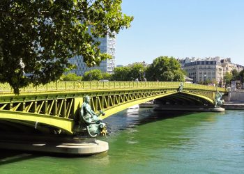 Cầu Mirabeau và bài thơ tình của Apollinaire