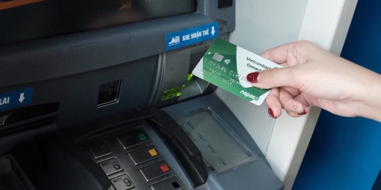 Vietcombank cảnh báo lừa đảo lợi dụng dịch bệnh COVID-19 - 1