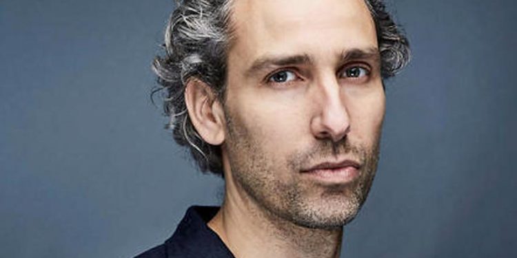 Bí quyết thành công của Nicolas Beuglet, vua tiểu thuyết kinh dị Pháp -1