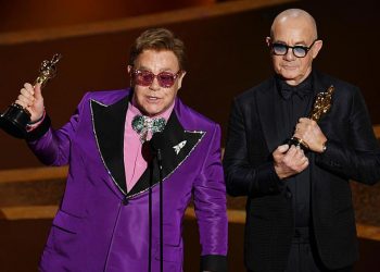 Giữa mùa corona, danh ca Elton John ủng hộ 1 triệu USD chống… HIV/AIDS -2