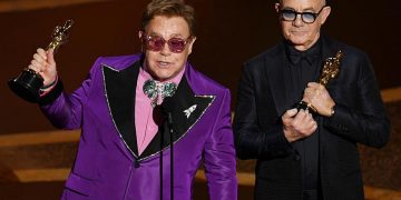 Giữa mùa corona, danh ca Elton John ủng hộ 1 triệu USD chống… HIV/AIDS -2